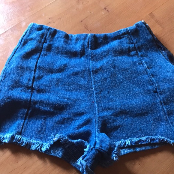 Zara Pants - High waisted shorts Zara Pants - High waisted shorts